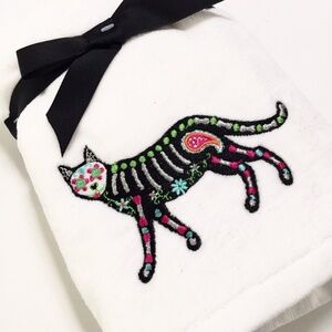 Kassa Fina Skeleton Cat 2pc Hand Towel Set White Embroidered NWT